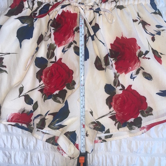 🌟 L’Atiste Romper | Size L| Chic & Flattering 💃 Perfect for day to night look - Picture 5 of 9